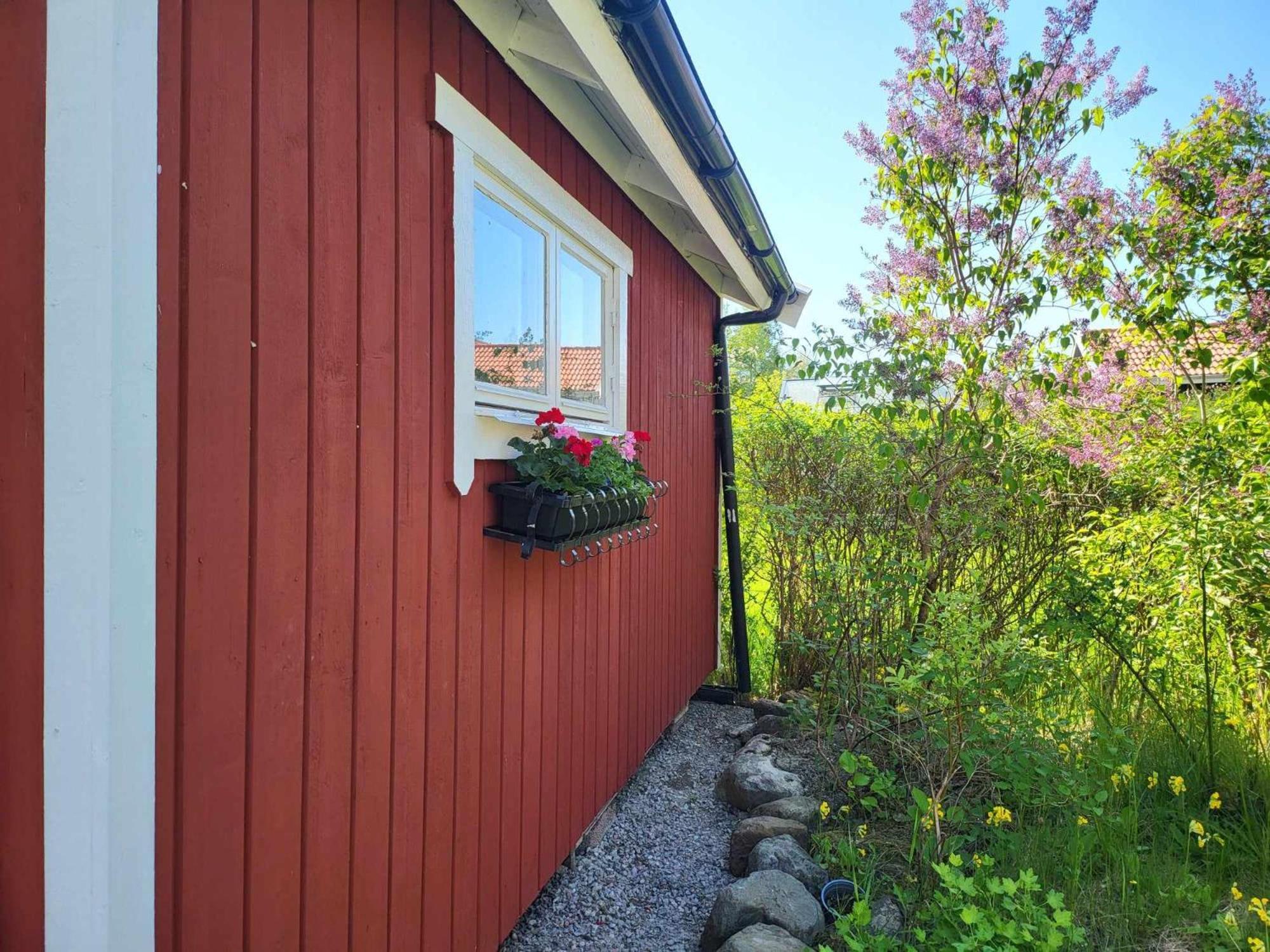 Minihus Med Stor Traedgardstomt Naera Golf Och Hav Villa Троса Екстериор снимка
