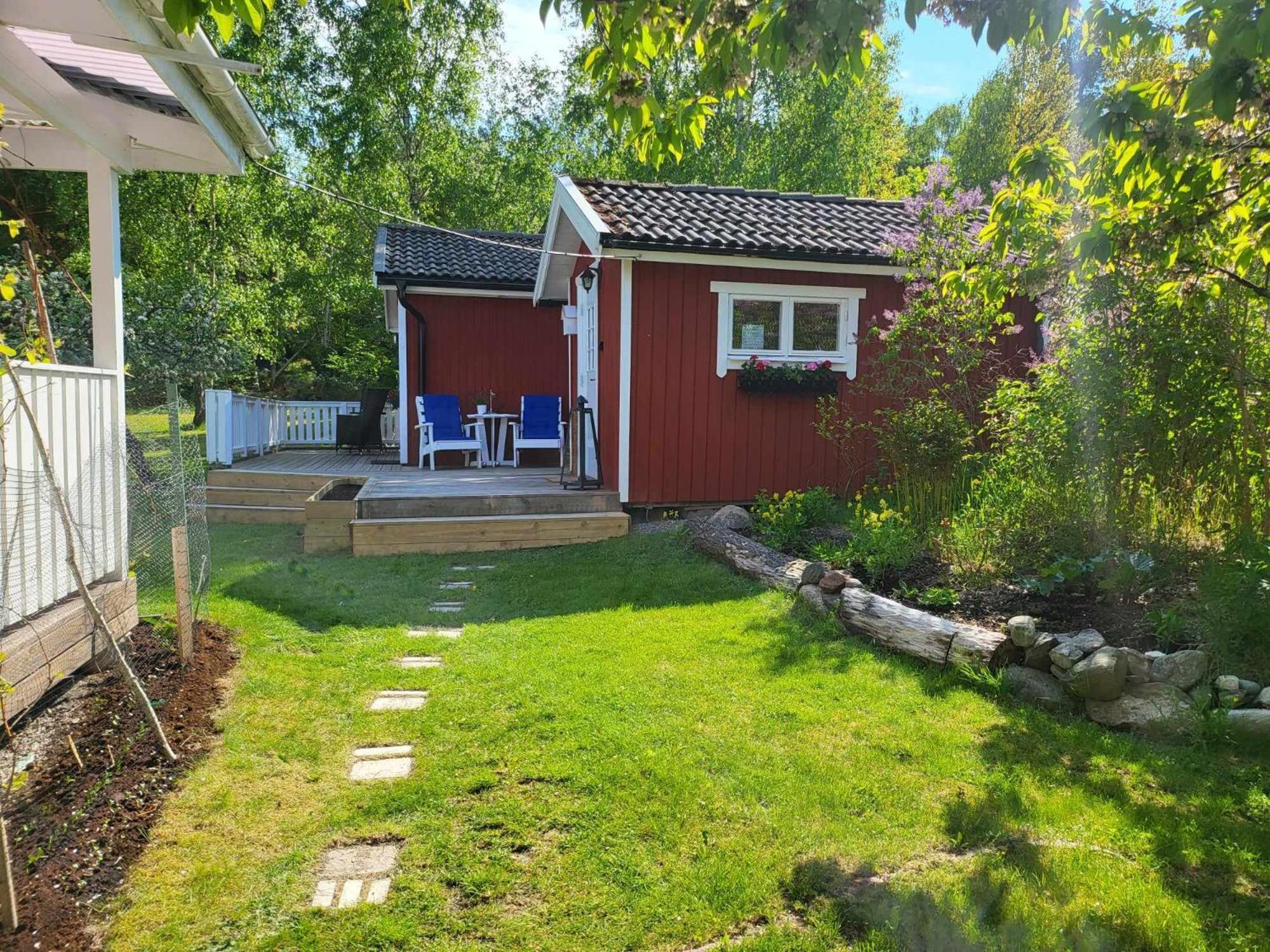 Minihus Med Stor Traedgardstomt Naera Golf Och Hav Villa Троса Екстериор снимка